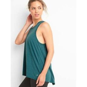 GapFit Breathe Open-Back Tank M